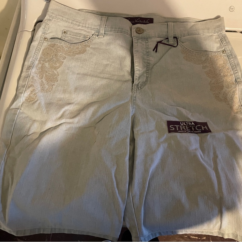 Gloria Vanderbilt Light Blue Jean Shorts